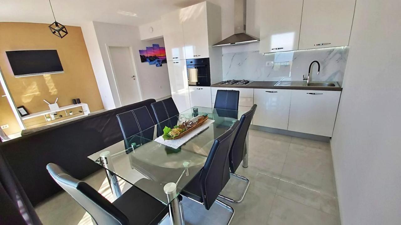 Apartments Zorica Duće Buitenkant foto