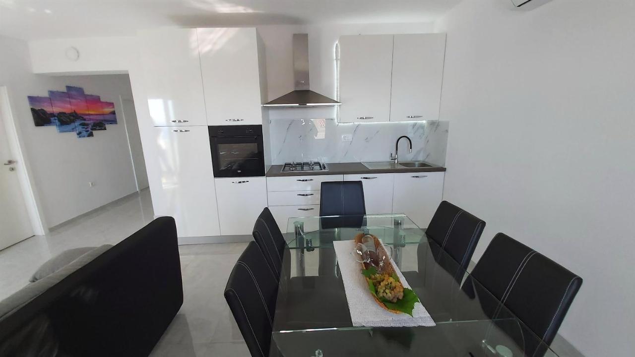 Apartments Zorica Duće Buitenkant foto